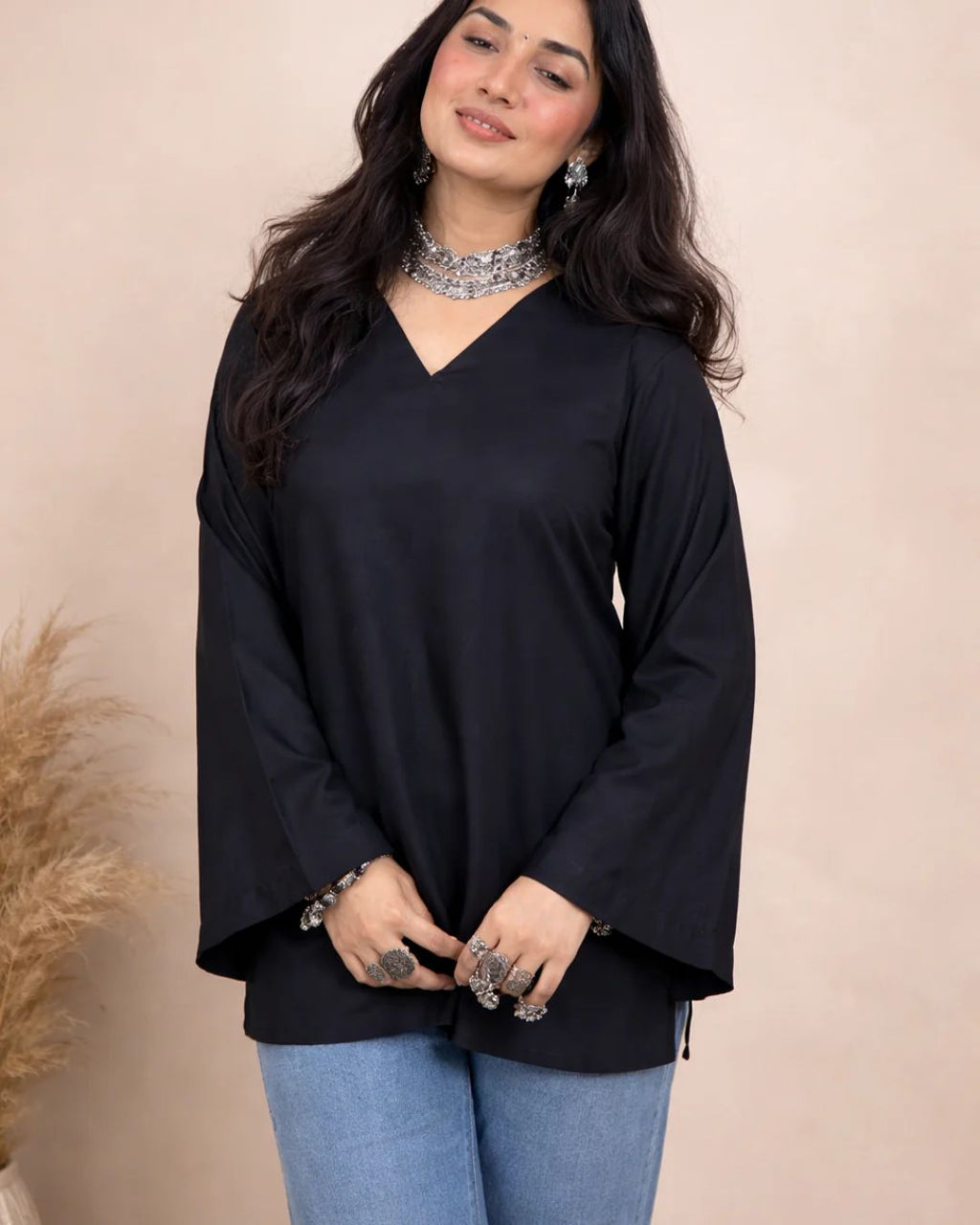 Indyadiva Naaz Solid Black kurti