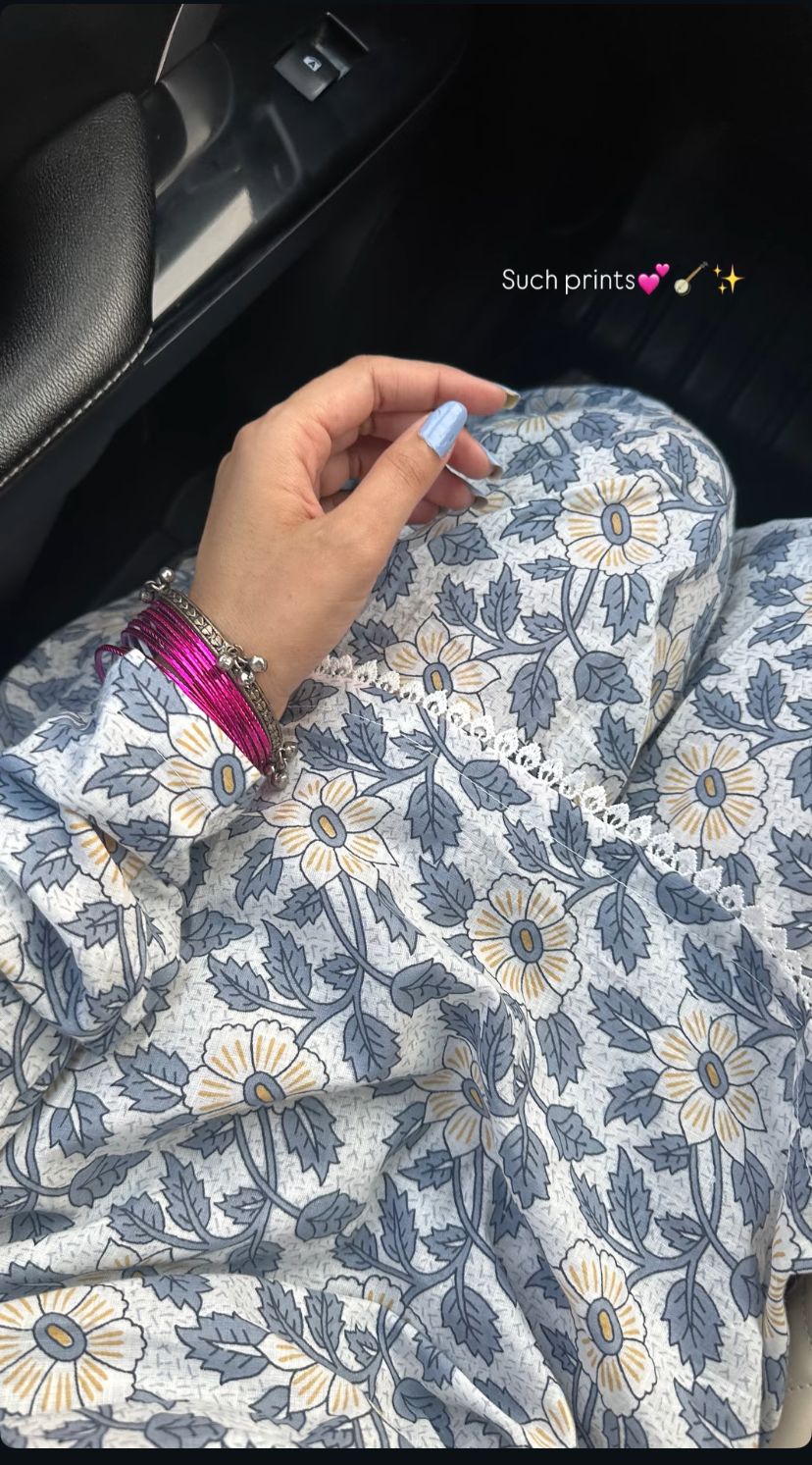 Indyadiva Lilli Floral Three Pcs Farshi Set