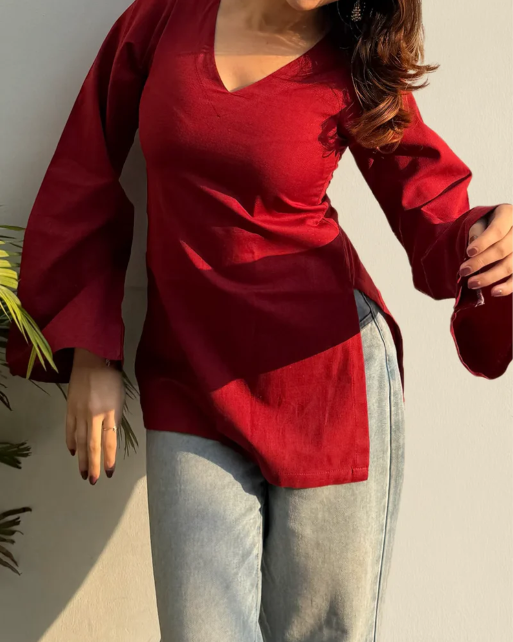 Indyadiva Raina Plain Belle Seelve Pure Cotton Short Kurti