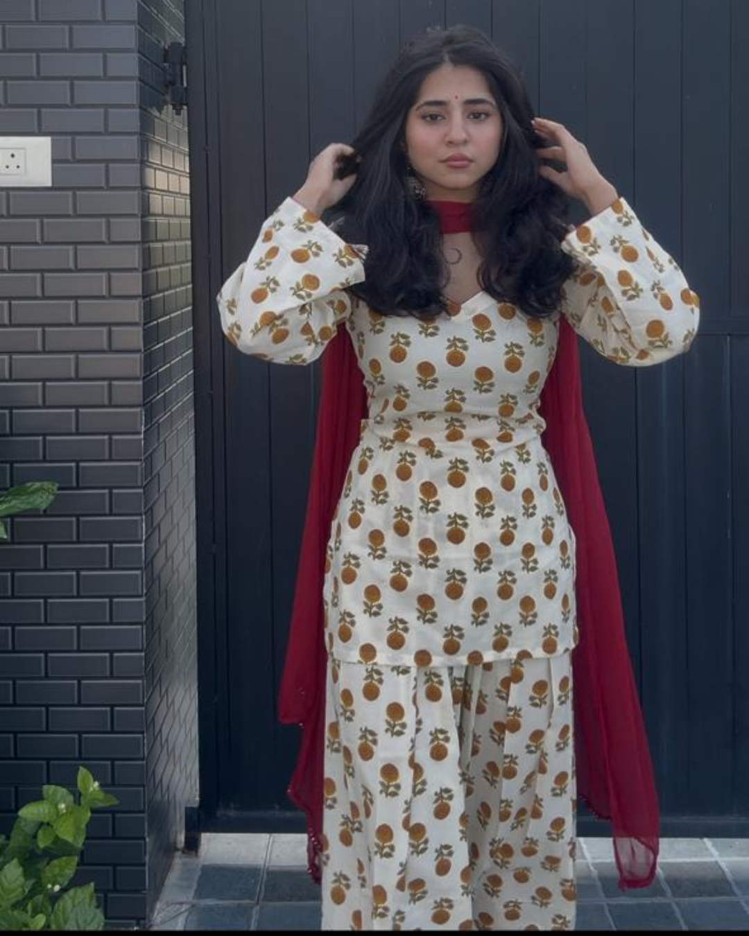 Indyadiva Peela Ladoo Farshi Set
