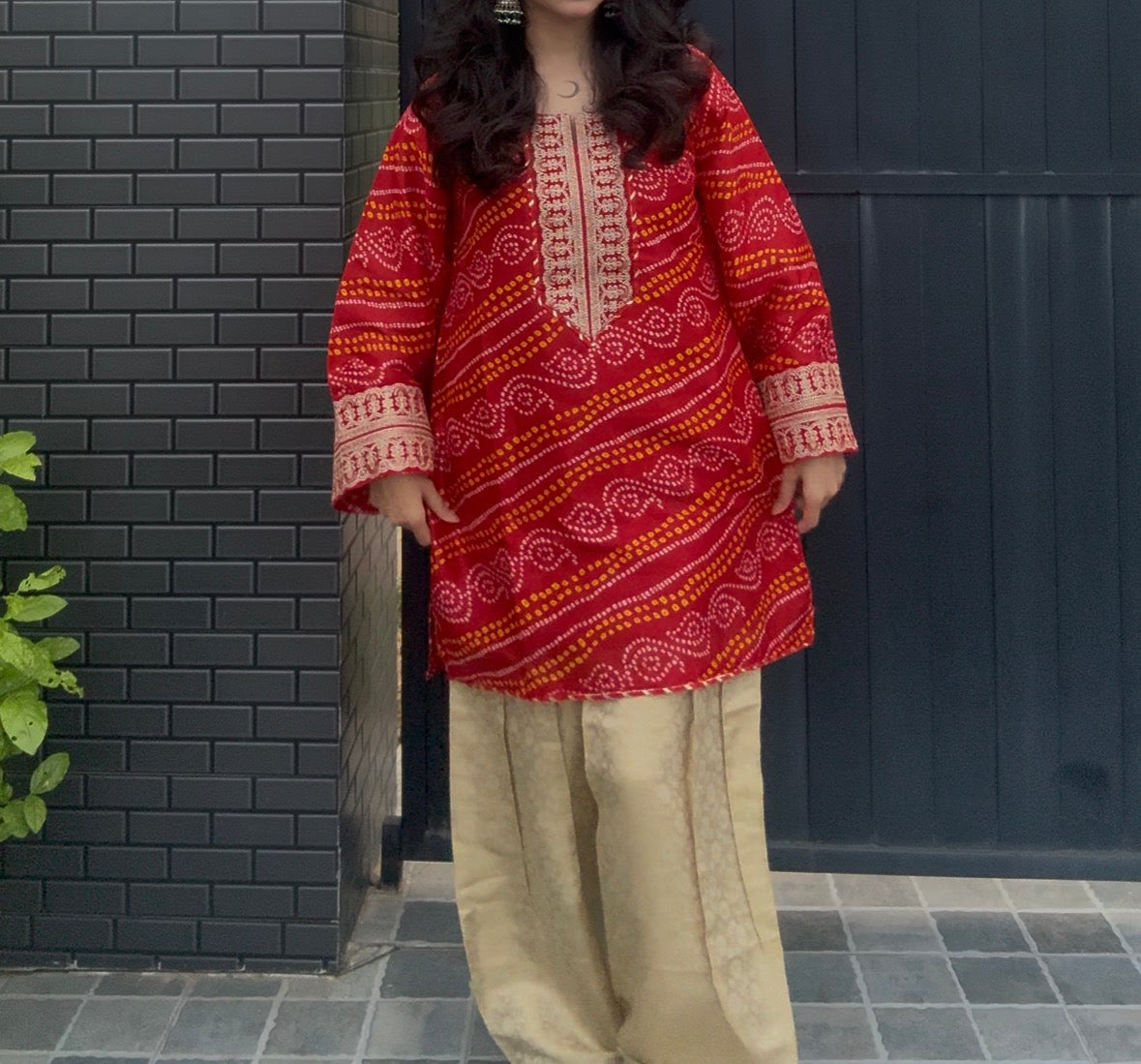 Indyadiva zariya bandhani farshi set