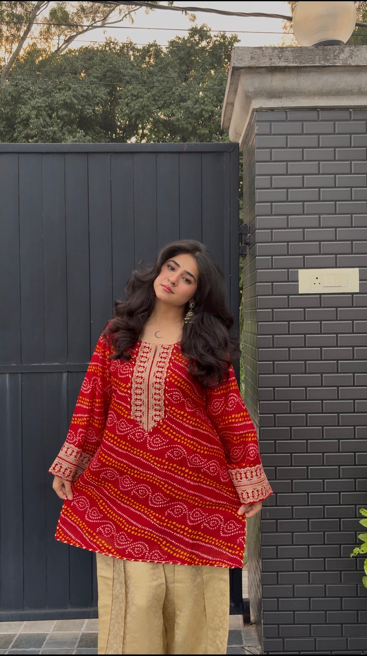 Indyadiva zariya bandhani farshi set