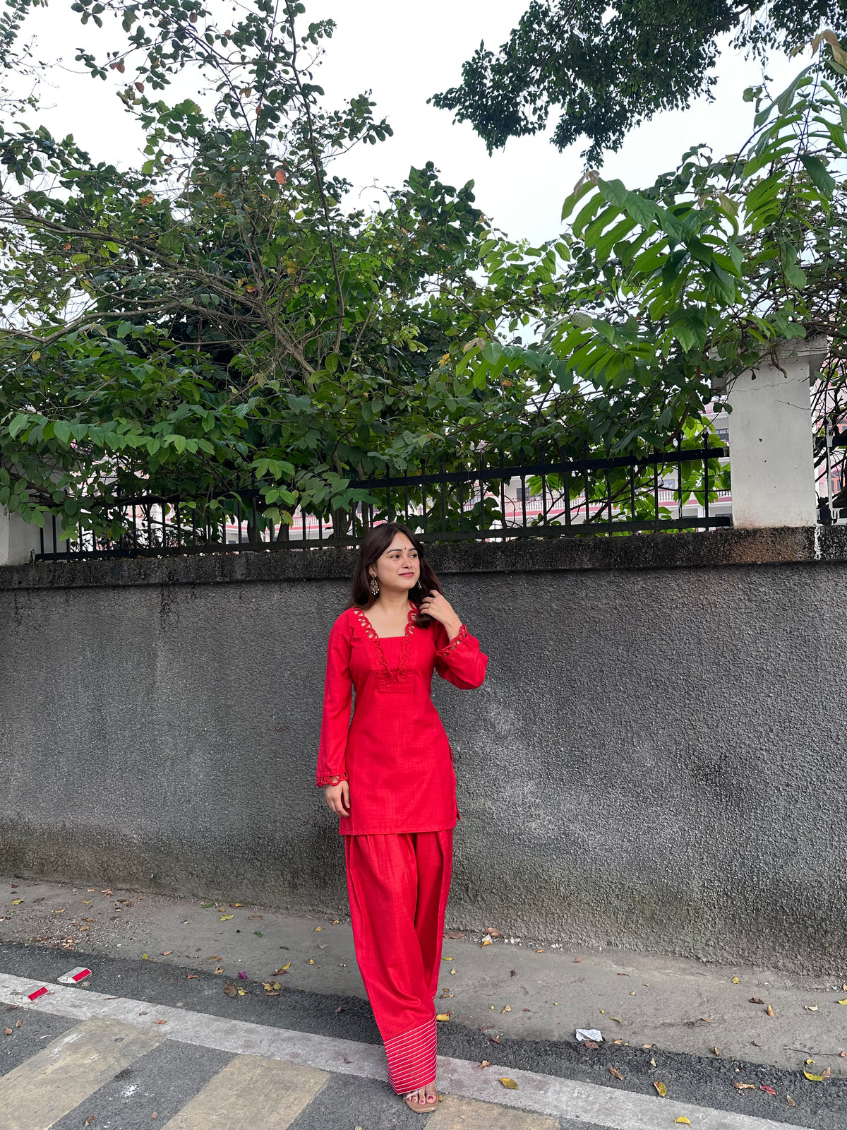 Indyadiva Rivaara Red corset back farshi set
