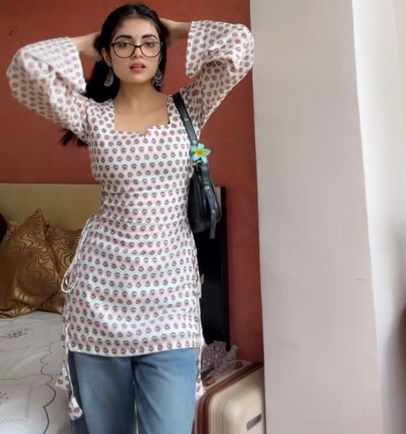 Indyadiva Pari Side Corset White Short Kurti