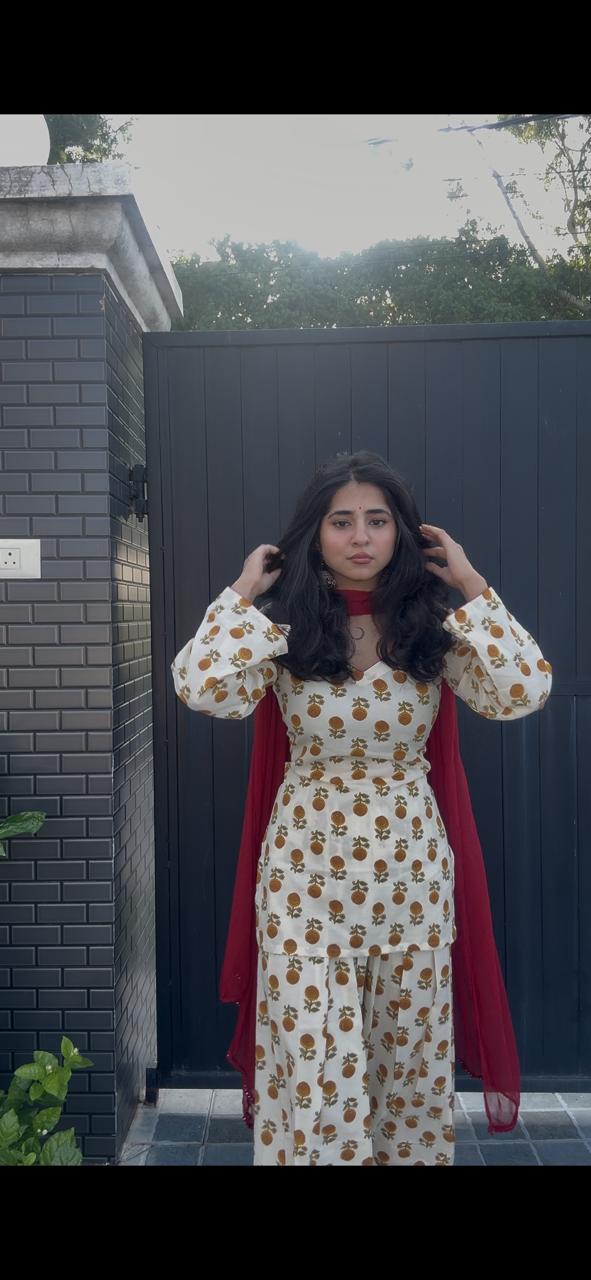 Indyadiva Peela Ladoo Farshi Set